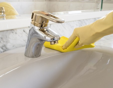 Turnover cleaning checklist for a short-let home in Merton
